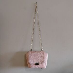 Suzy Shier Light Pink Faux Fur Crossbody with Silver Chain